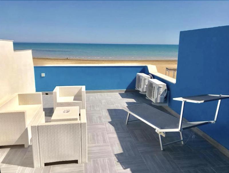 Terrazze Sul Mare Bed & Breakfast Pozzallo Dış mekan fotoğraf