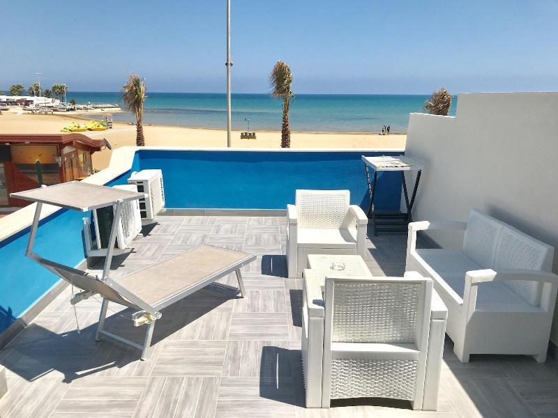 Terrazze Sul Mare Bed & Breakfast Pozzallo Dış mekan fotoğraf