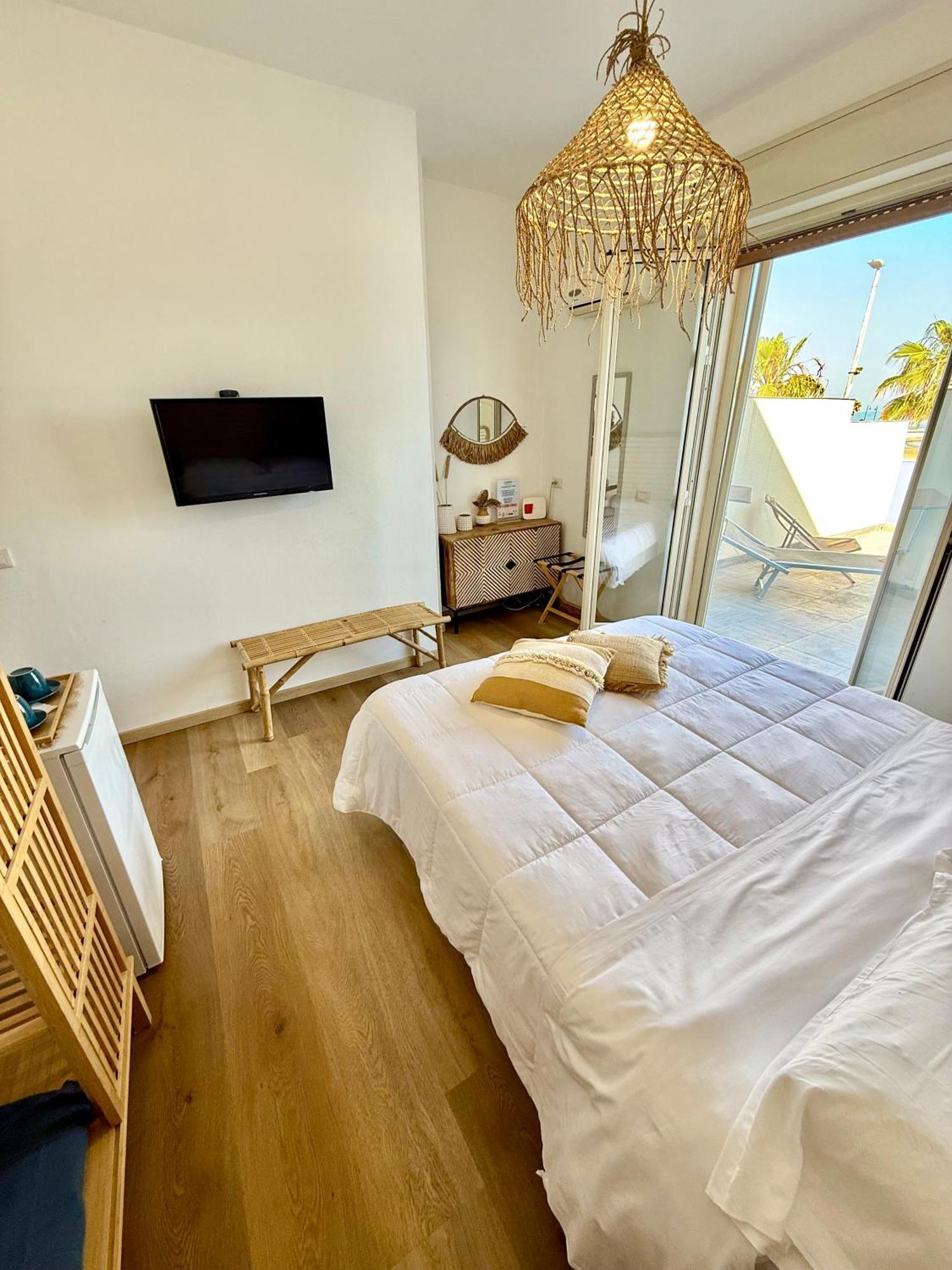 Terrazze Sul Mare Bed & Breakfast Pozzallo Dış mekan fotoğraf